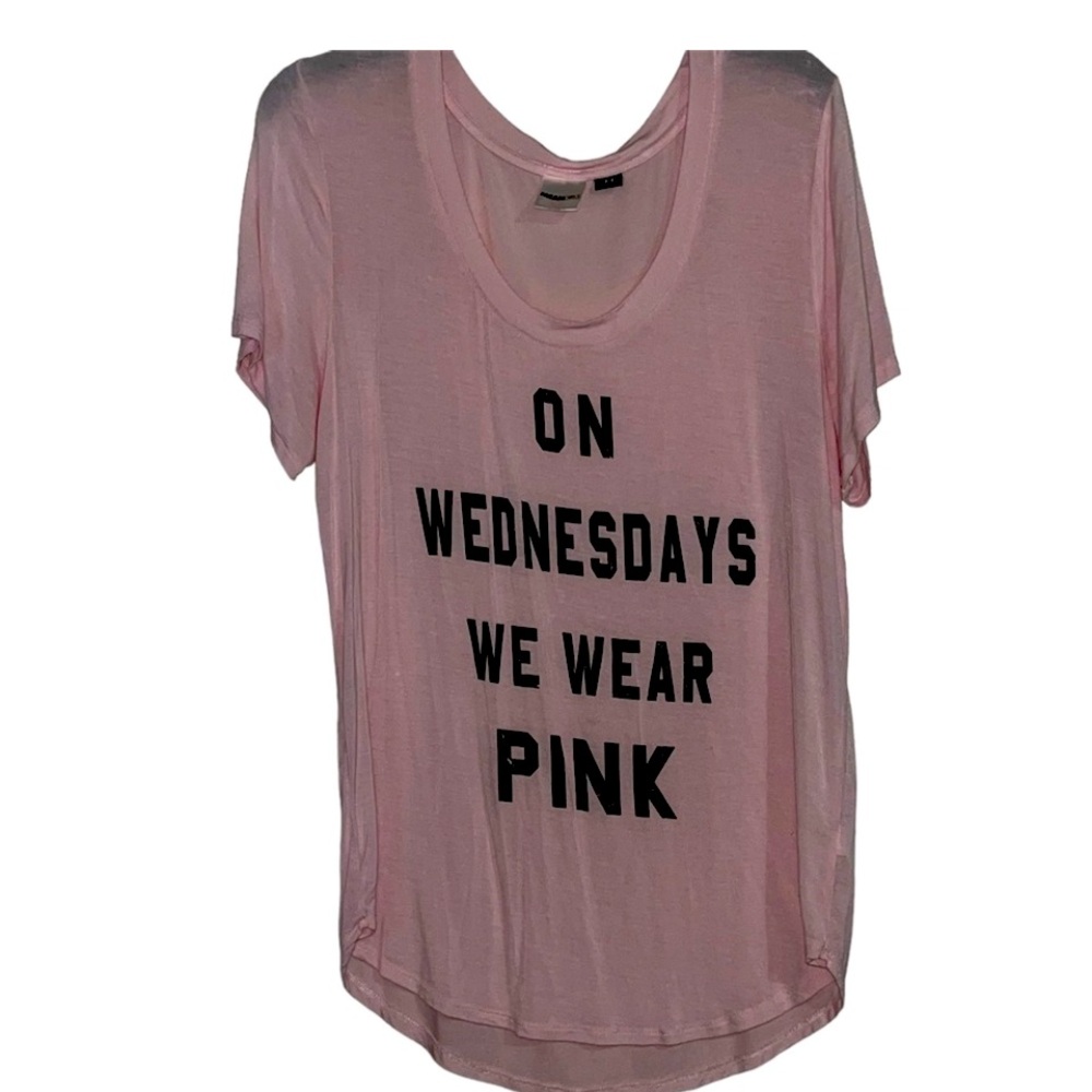 Mean Girls T-shirt “Wednesday we wear pink” M/L